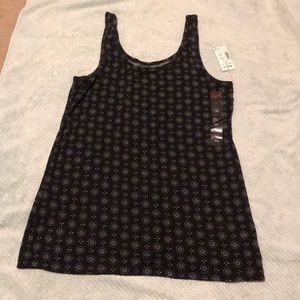 Size XL tank top black and white